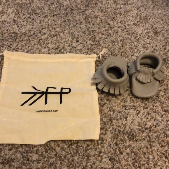 Freshly Picked Newborn moccasins - Picture 5 of 5